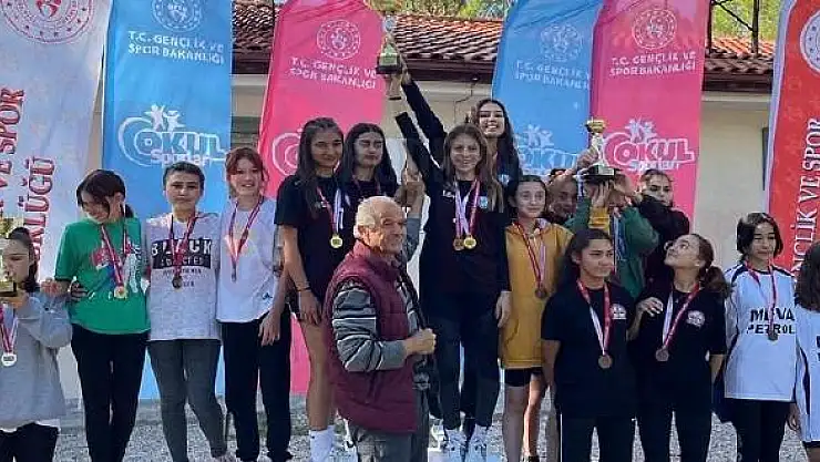 Yalıkavak Halil İbrahim Adnan İper Takımı Kros Şampiyonu Oldu