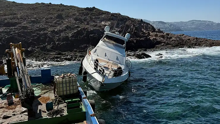 Yalıkavak'ta arızalanan motoryat kayalıklara sürüklendi !