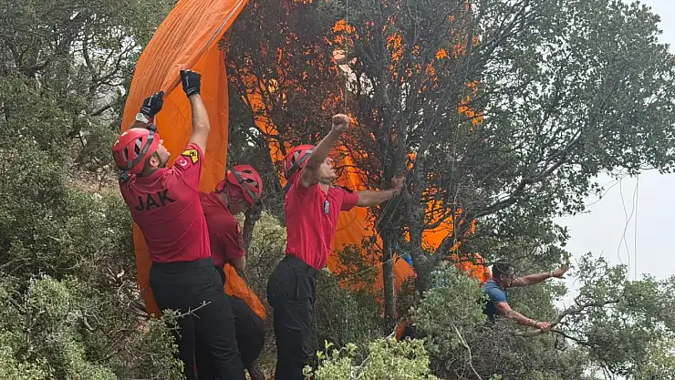 Yamaç paraşütçüleri ormanlık alanda mahsur kaldı !
