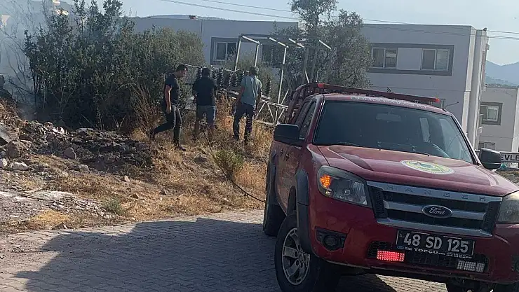 Yangın Evlere Sıçramadan Söndürüldü