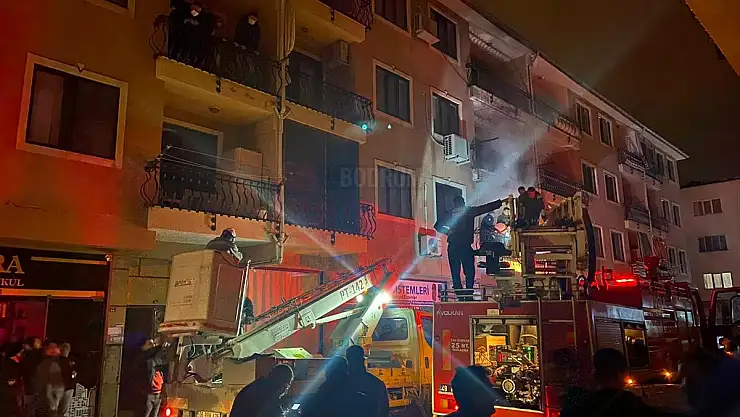 Yangında daire kullanılamaz hale geldi...