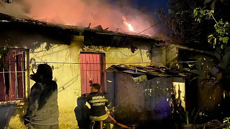 Yangında Dumandan Etkilenen Yaşlı Kadın Hayatını Kaybetti