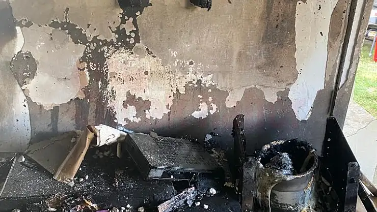 Yangında Ev Kullanılamaz Hale Geldi