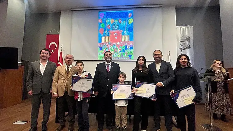 Yarışmada Derece Giren Öğrencilere Ödülleri Verildi