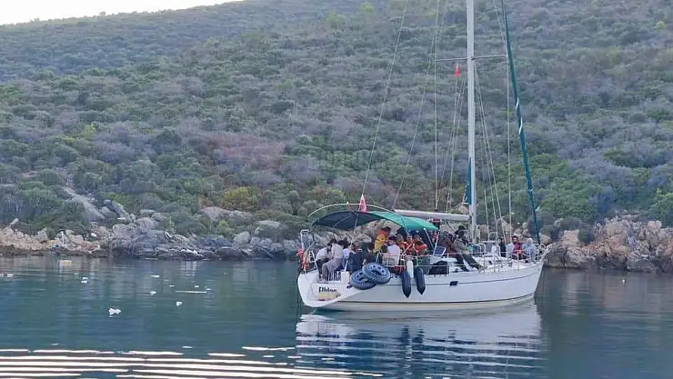Yelkenli Teknede 69 Göçmen Yakalandı