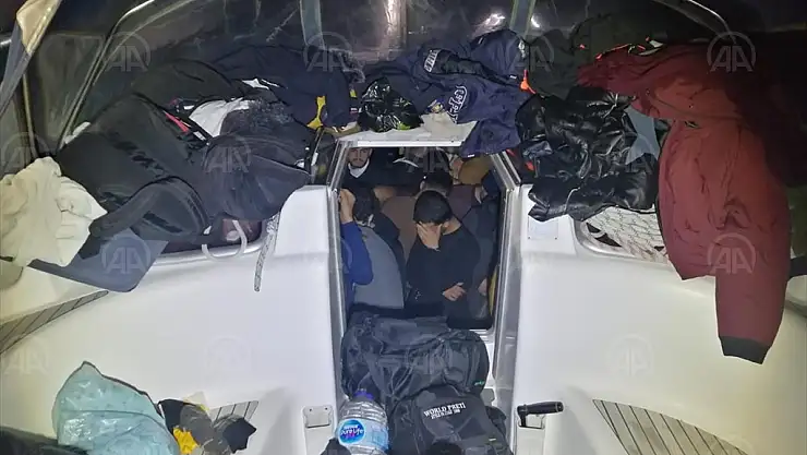 Yelkenli yatta 114 göçmen yakalandı