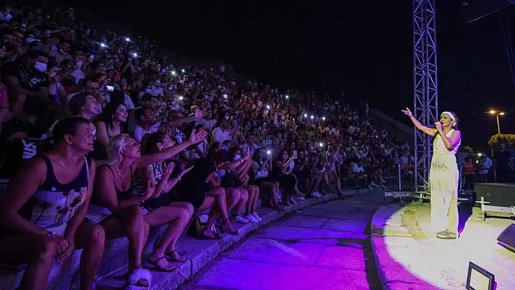 YILDIZ TİLBE BODRUM'U SALLADI