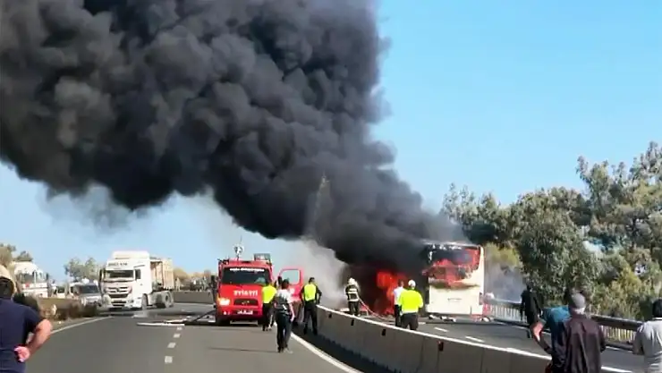 Yolcu Otobüsü Cayır Cayır Yandı