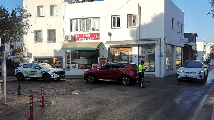 Yolda oluşan kaygan zemin kazaya neden oldu !
