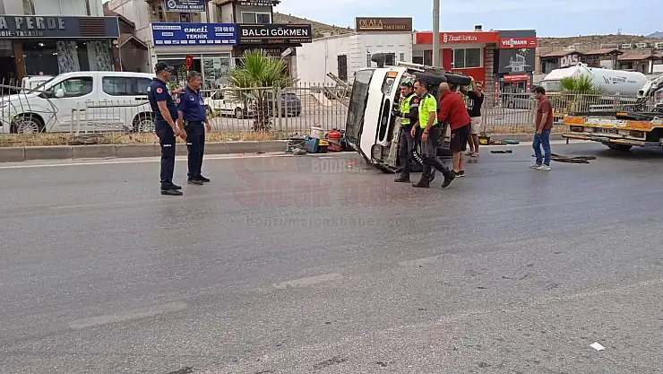 Yolda Panikleyen Sürücü Kaza Yaptı