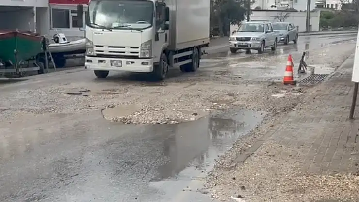 Yollar Bozuk Vatandaşlar Mağdur