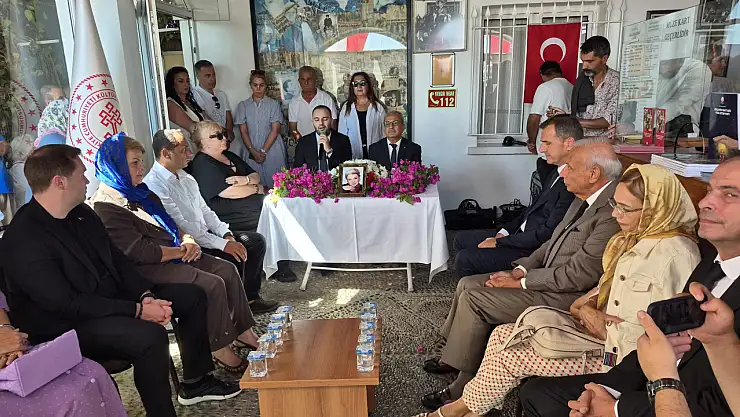 Zeki Müren vefatının 29. yılında anıldı