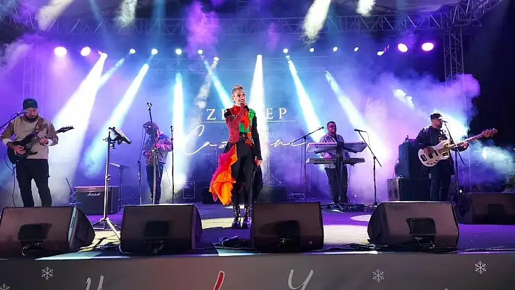 Zeynep Casalini Bodrum'da Hayranlarını Coşturdu