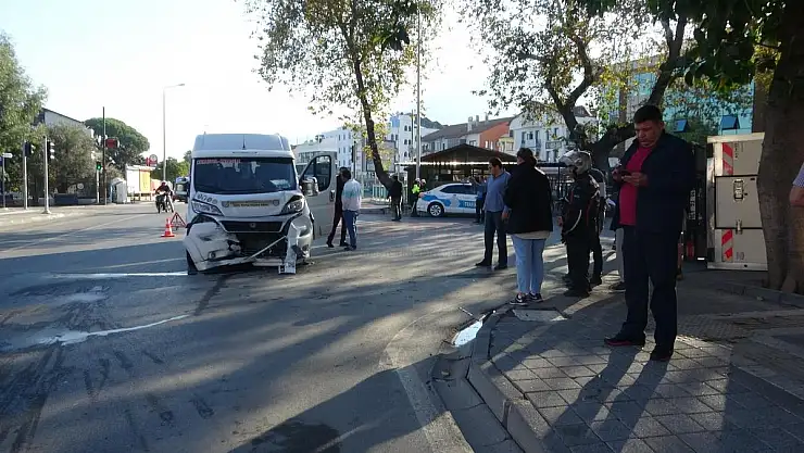 Zincirleme Kaza Maddi Hasarla Atlatıldı