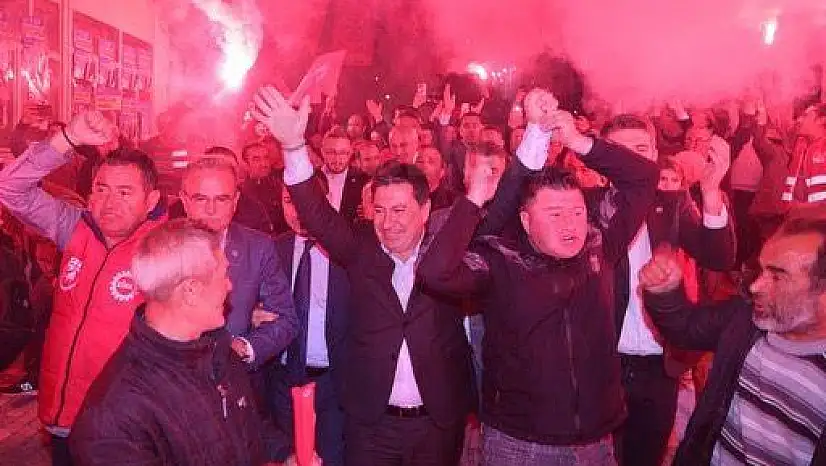 Aras'ın Kavaklıdere Mahalle Buluşması Mitinge Dönüştü