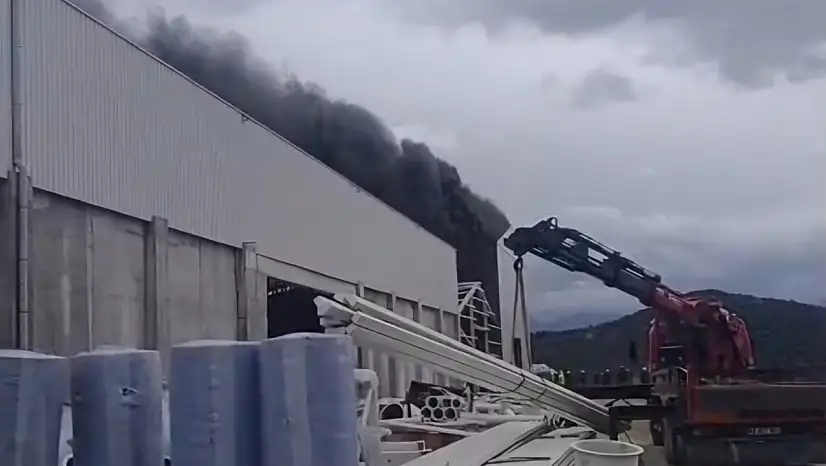 Balık deposunda büyük yangın