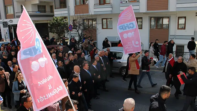Belediye Başkanı kanuna aykırı yürüyüş davasından yargılanıyor