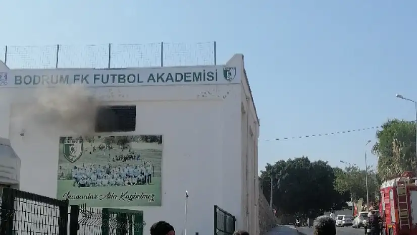 Bodrumspor tesisinin içerisinde bulunan trafoda yangın paniğe neden oldu