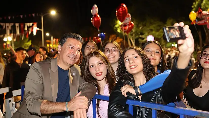 Büyükşehir'den Kız Öğrencilere Hijyen Desteği