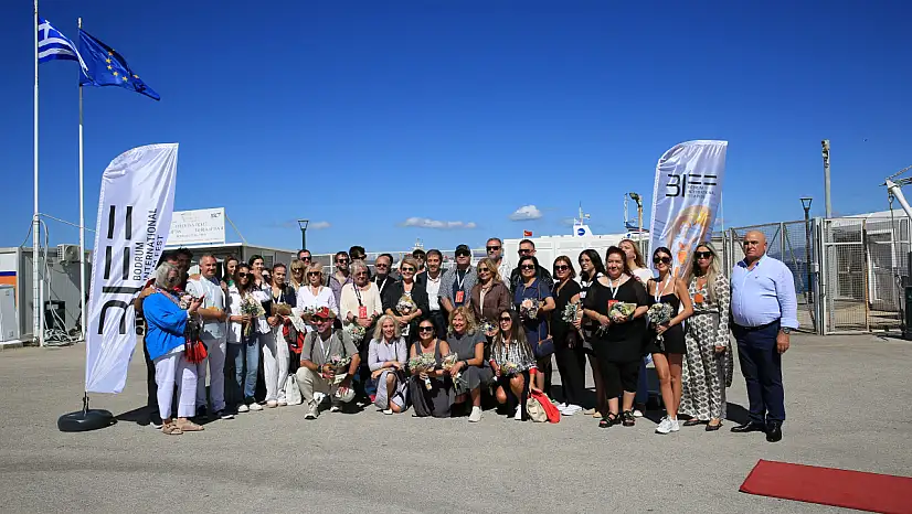 Çiçeklerle başlayan bir dostluk hikayesi: Kos'ta festival rüzgârı