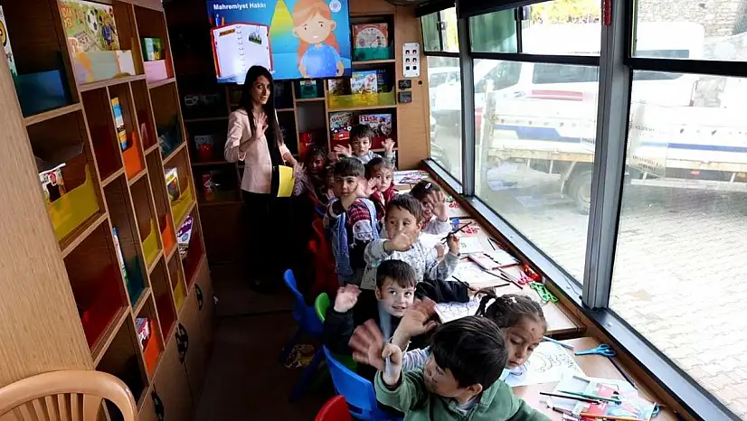 'Gezici Oyuncak Kütüphanesi' Çocukların Yeni Neşesi