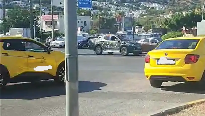 Kural tanımaz taksiciler trafiği tehlikeye attı