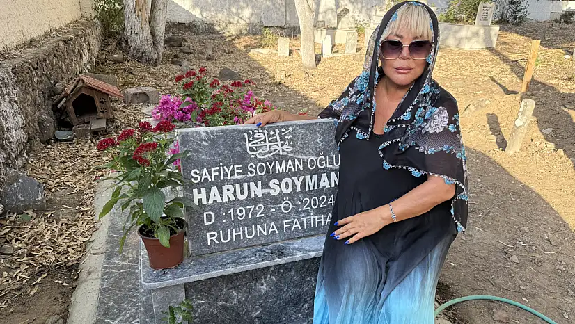 Safiye Soyman oğlunun kabrini ziyaret etti: Yüzüm gülüyor ama içim yanıyor