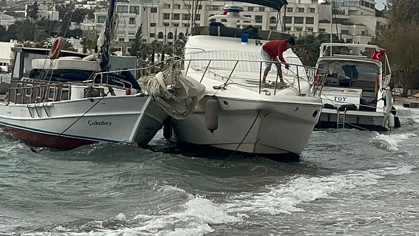 Şiddetli Fırtına Gümbet'i vurdu: 8 tekne karaya oturdu