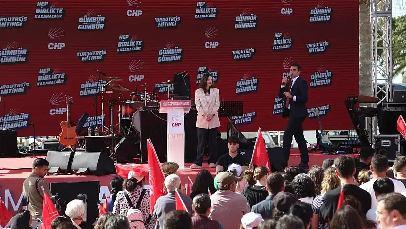 Turgutreis Atatürk Meydanı'nda Coşkulu Miting