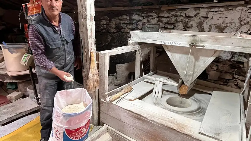 300 yıllık su değirmeni zamana meydan okuyor