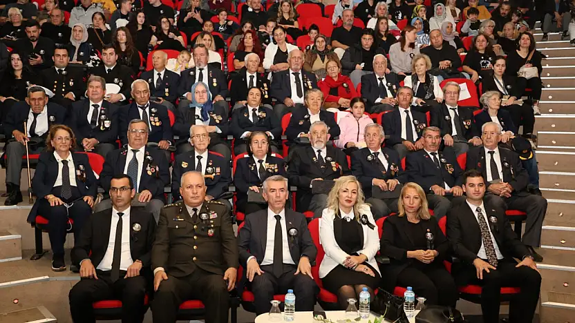 Atatürk'e sonsuz saygı