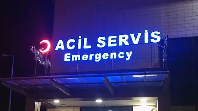 Bıçaklı kavga 19 yaşındaki genç ağır yaralandı