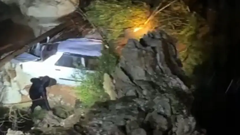 Bir kişi sele kapıldı Arama çalışmaları sürüyor