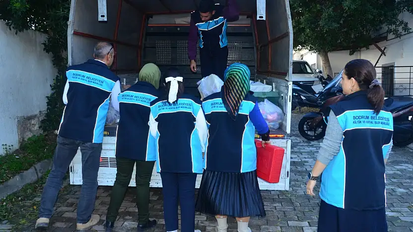 Bodrum Belediyesi 'çocuklarımız oyuncaksız kalmasın' projesiyle minik yüzleri güldürdü