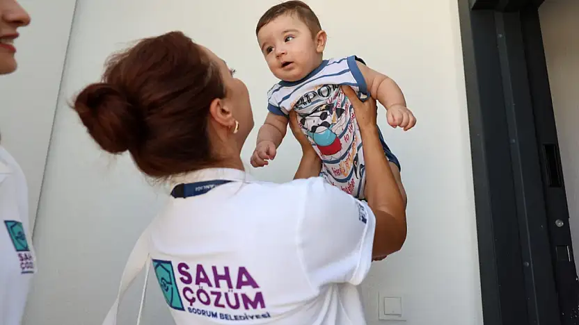 Bodrum belediyesi yeni bebek sahibi olan ailelerin yanında olmaya devam ediyor