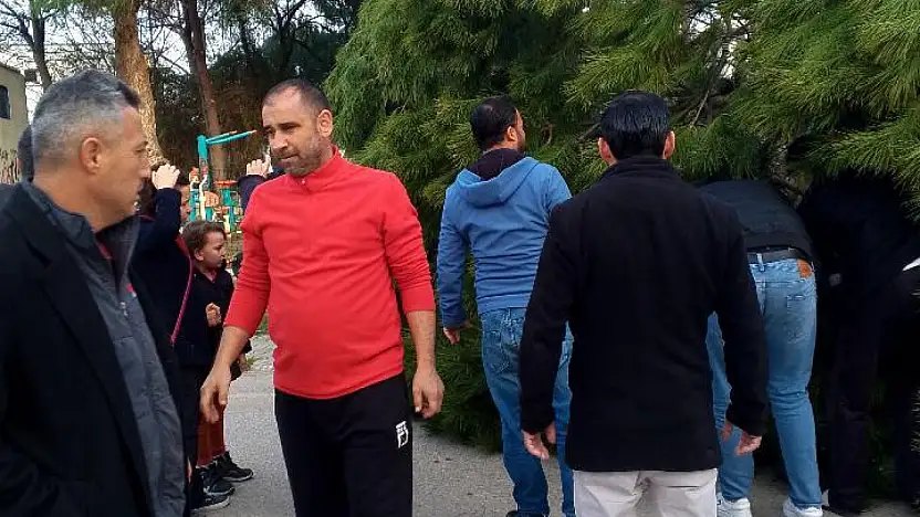 Bodrum'da fırtına korkuttu anne ve kızı ucuz atlattı