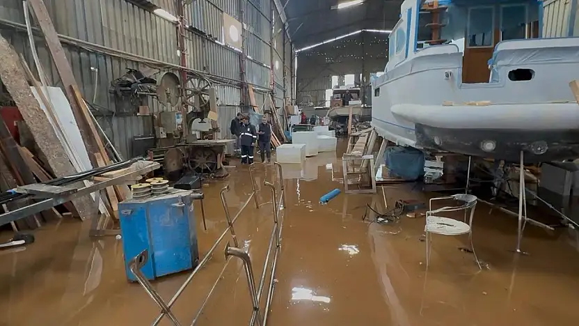 Bodrum'da yağış hayatı felç etti