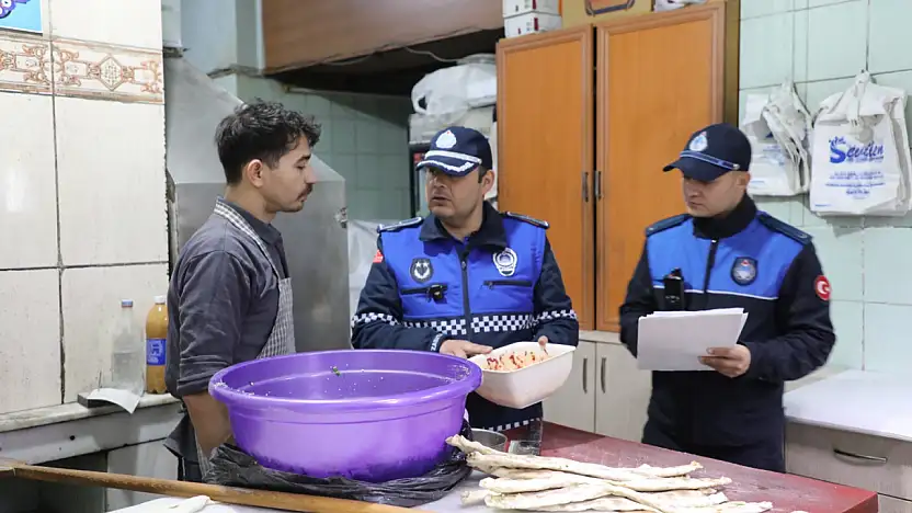 Büyükşehir zabıtası halk sağlığı için görevde