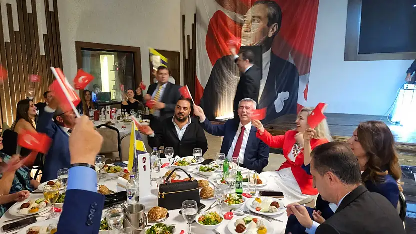 Cumhuriyet coşkusu, Fenerbahçe sevdasıyla birleşti