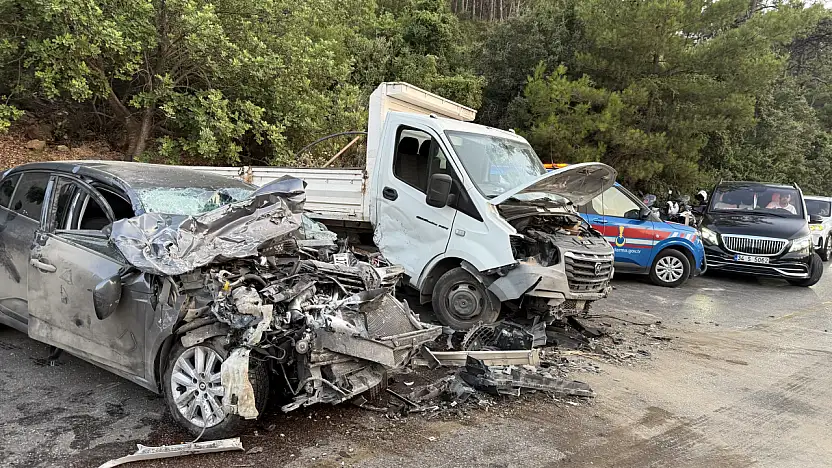 Demirbükü Mevkiinde Korkunç Kaza! 4 Yaralı!