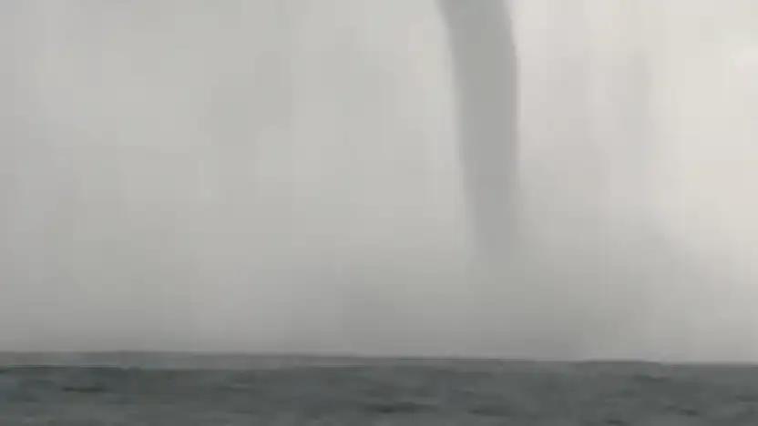 Denizde hortum oluştu