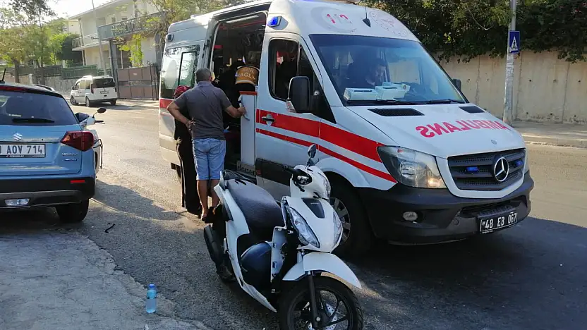 Dikkatsiz manevra kazaya neden oldu ! sürücü kaçtı !