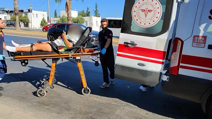 Durakta değil, yolda durdu! dolmuş motosiklete çarptı!