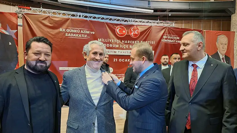 Ertan Pelit Demokrat Parti'den MHP'ye Katıldı
