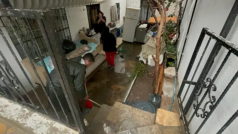 Evleri kanalizasyon bastı Sabahı kâbusa döndüren taşma