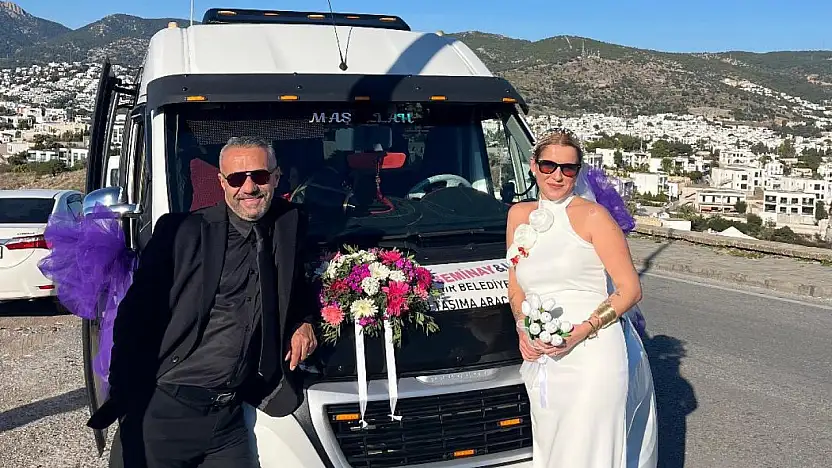 Gelin dolmuşu sokakları şenlik alanına çevirdi