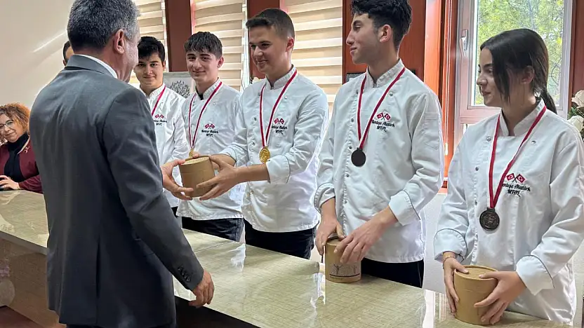 Genç şeflerden uluslararası başarı 11 madalya ile döndüler