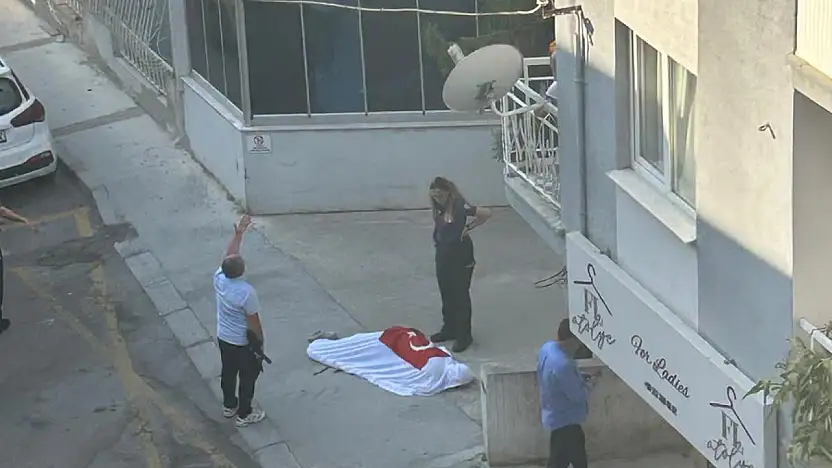 İzmir'de polis karakoluna silahlı saldırı ! 2 polis şehit, 1 polis ağır yaralı