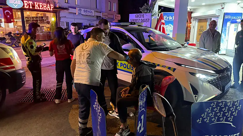 Kasiste savrulan araç kaldırıma çıktı sürücü hastaneyi reddetti