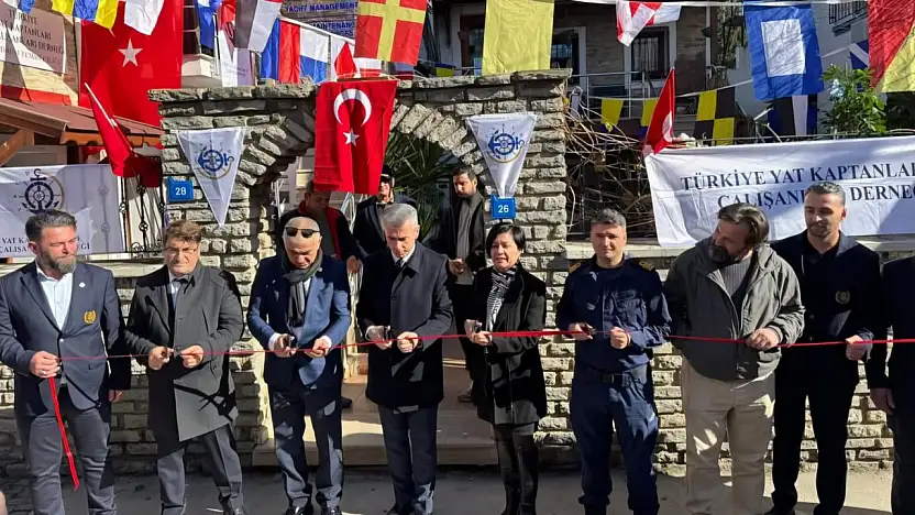 Kaymakam Sırmalı yat kaptanları derneği açılışında